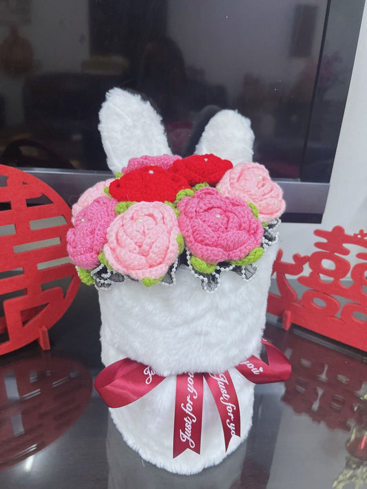 8pcs Thai Rose With Rabbit Wrapping Hand Bouquet
