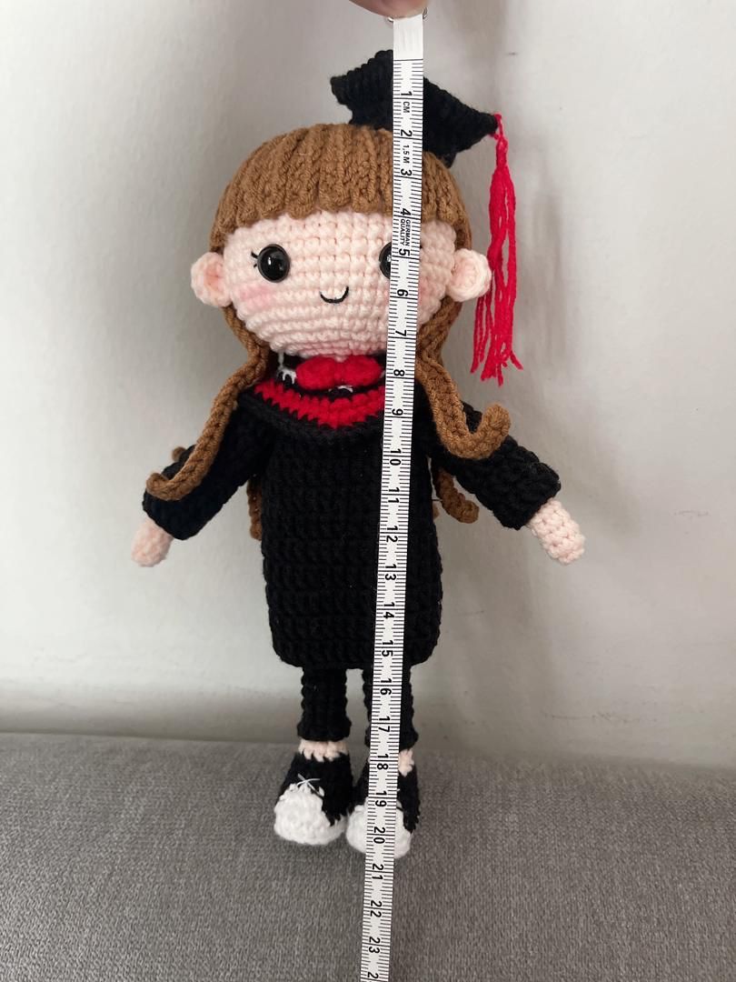 Graduation Doll With 3 Love Flowers Bouquet