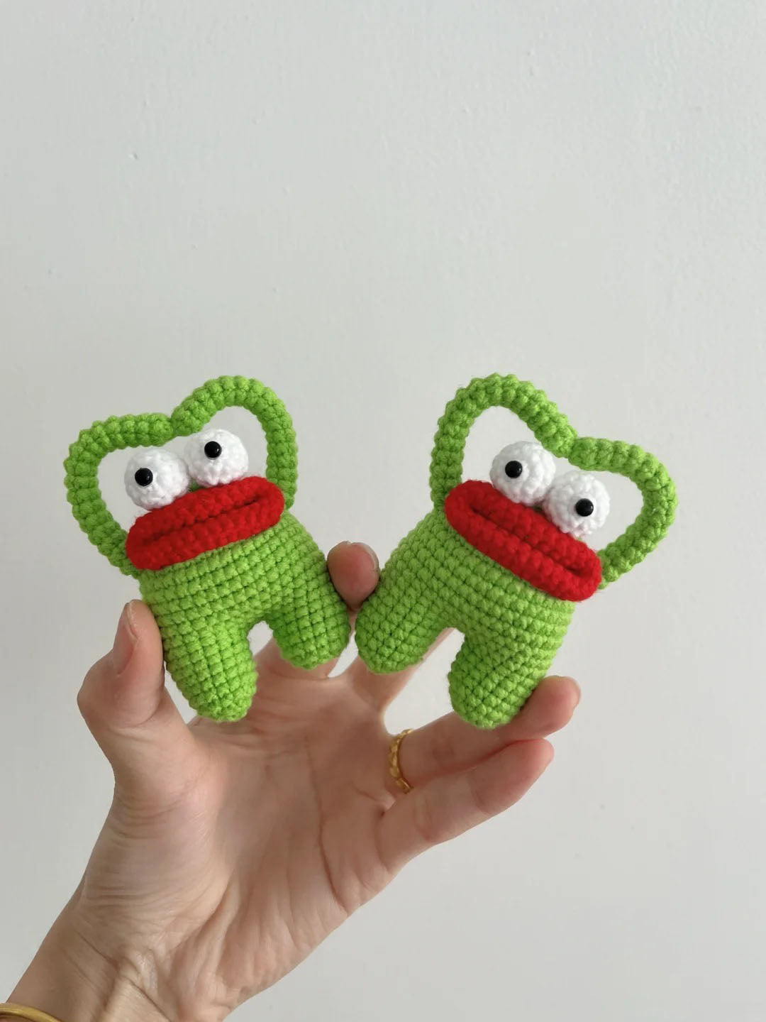 I Love Big Mouth Frog Crochet Pattern (Low Sew)