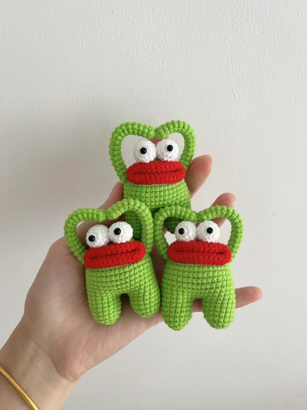 I Love Big Mouth Frog Crochet Pattern (Low Sew)